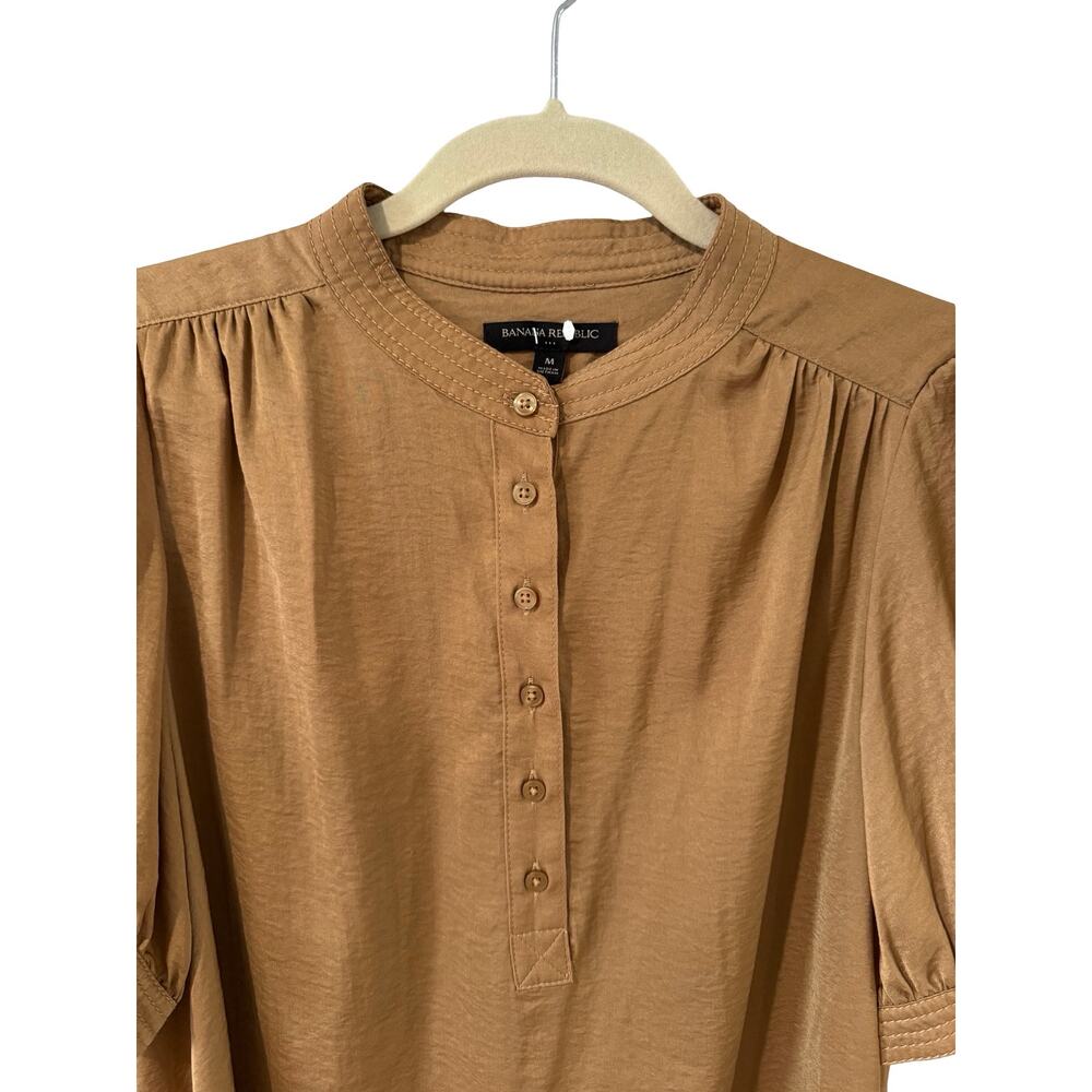 Banana Republic Top Bundle M Olive Faux Suede Tee NWT & Tan Blouse - Picture 6 of 9